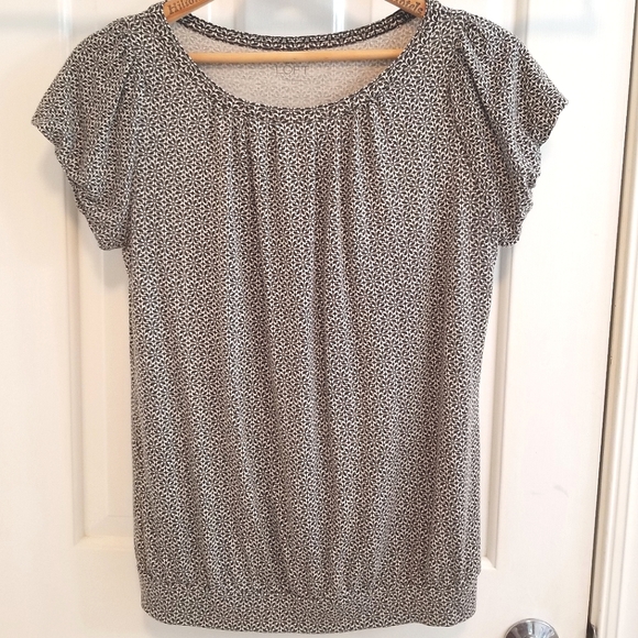 LOFT Tops - LOFT patterned shirt